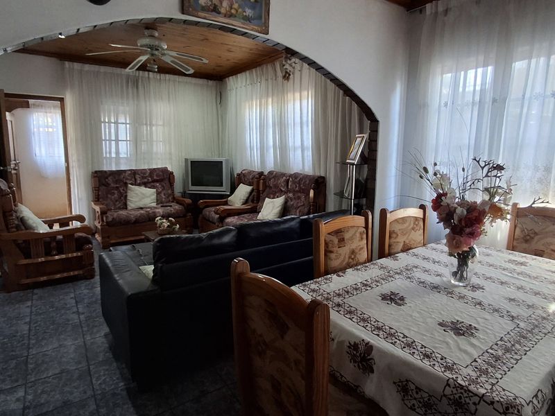 4 Bedroom House for Sale - Photo 6
