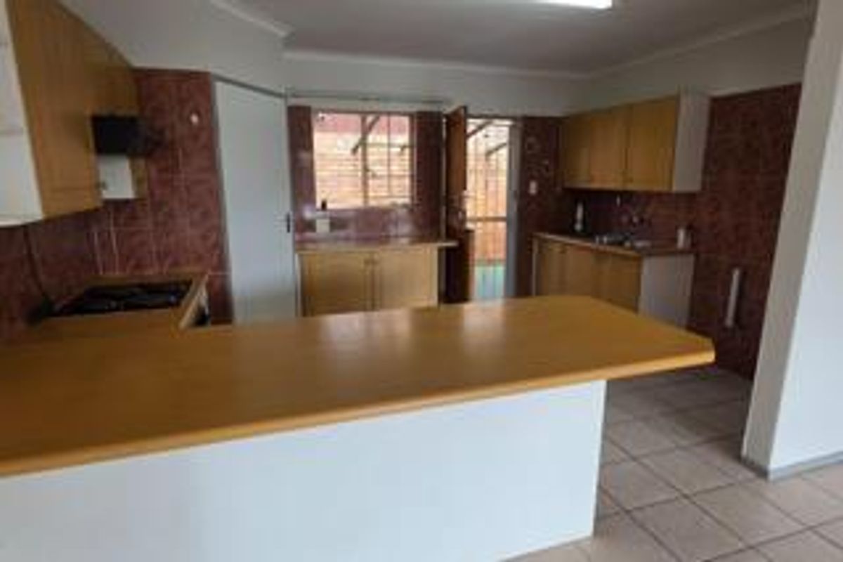 Move in Ready House in Full Title Complex - Photo 4