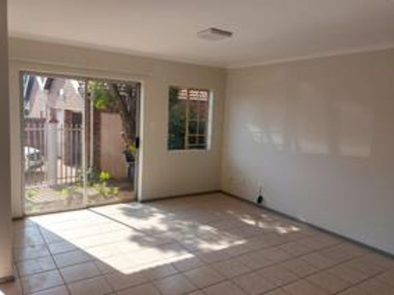 Move in Ready House in Full Title Complex - Photo 3