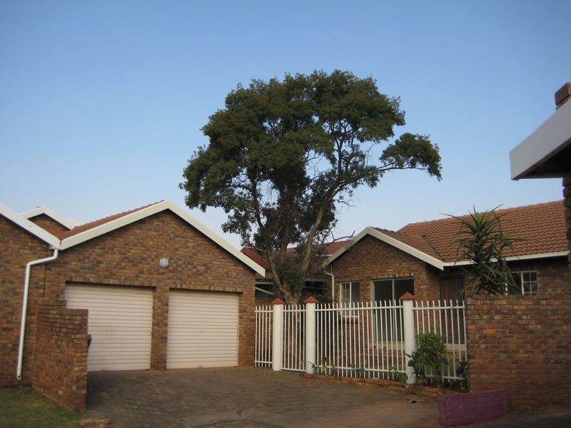 Move in Ready House in Full Title Complex - Photo 1