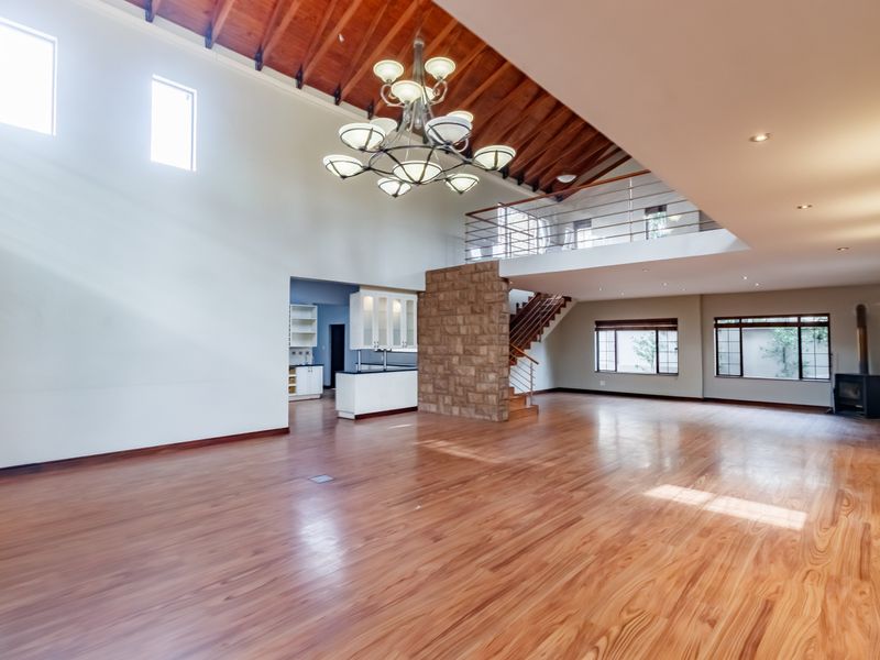 Space, Sustainability, and Supreme Comfort: The Ultimate All-Inclusive Estate Home - Photo 2