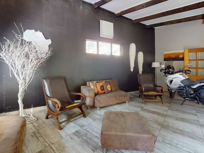 Stunning family Home, Entertainers dream! - Photo 8