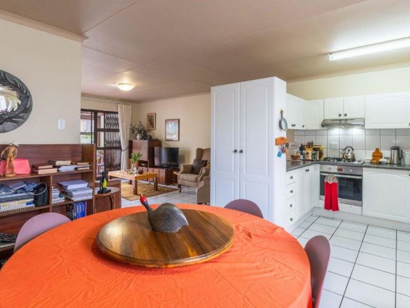 Comfortable Retirement Living in Central Hartenbos - Photo 4