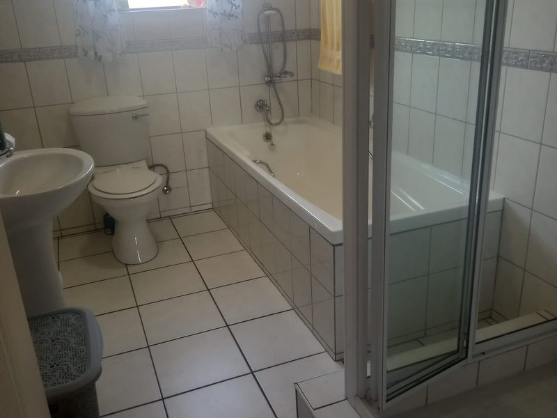 Comfortable Retirement Living in Central Hartenbos - Photo 9