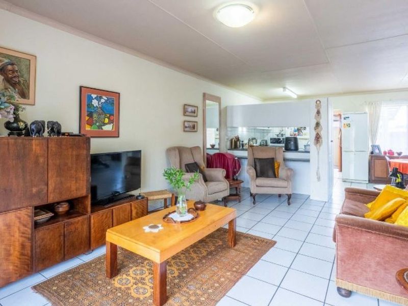 Comfortable Retirement Living in Central Hartenbos - Photo 3