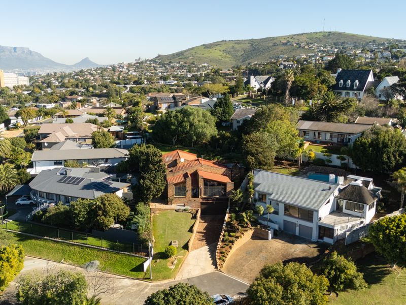 Spacious Family Home for Sale in Hoheizen - Photo 4