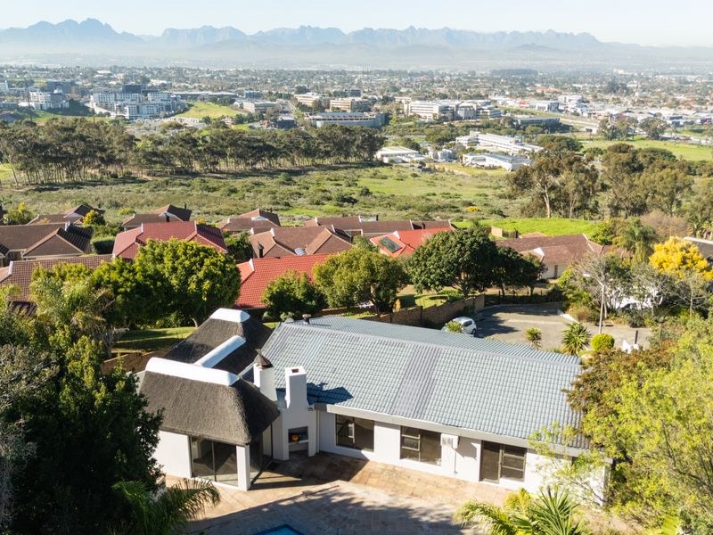 Spacious Family Home for Sale in Hoheizen - Photo 6