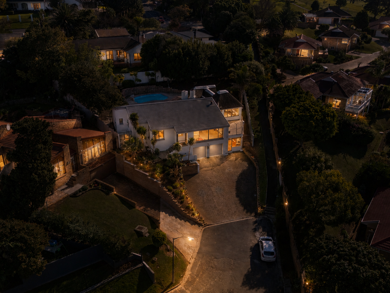 Spacious Family Home for Sale in Hoheizen - Photo 2