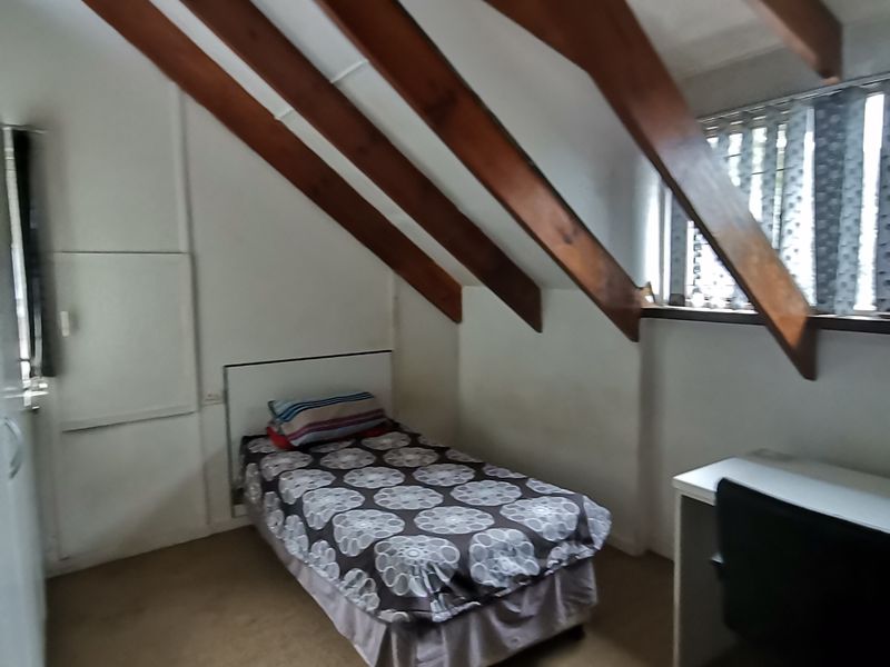 9-Bedroom House with 6 Separate Flatlets - Ideal for Shared Accommodation - Photo 9