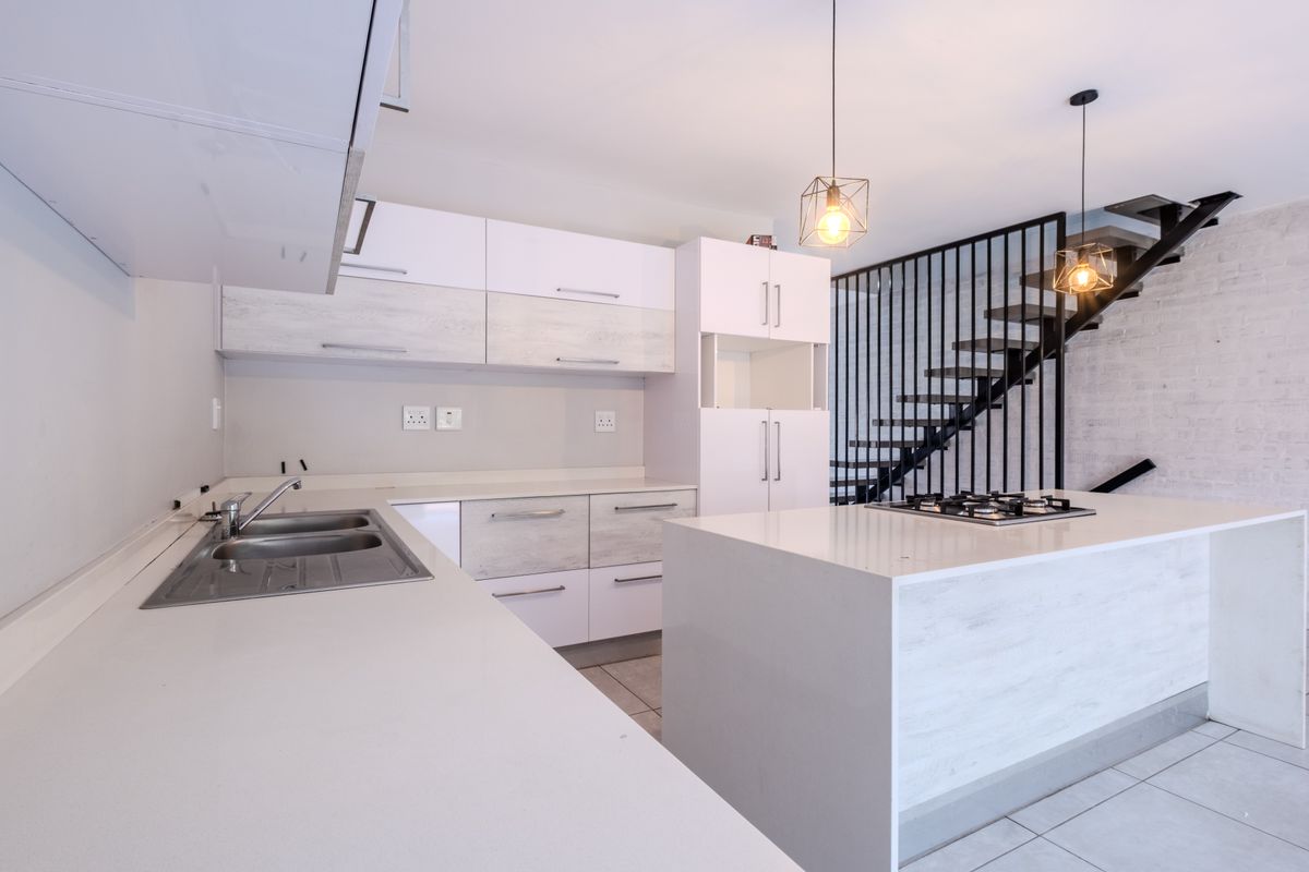 Modern Living with Exceptional Convenience - Photo 4