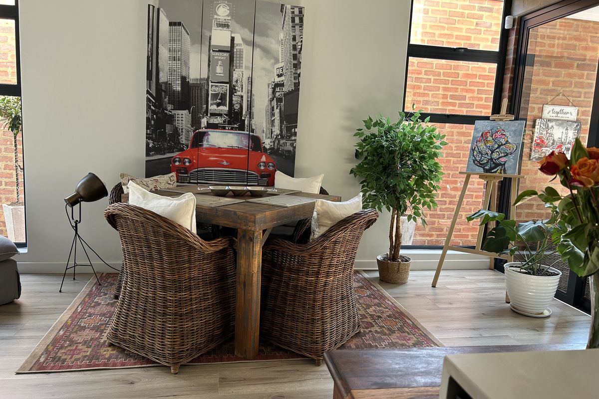 Stunning Full-Title Townhouse in Lynnwood Glen, Pretoria - Photo 5