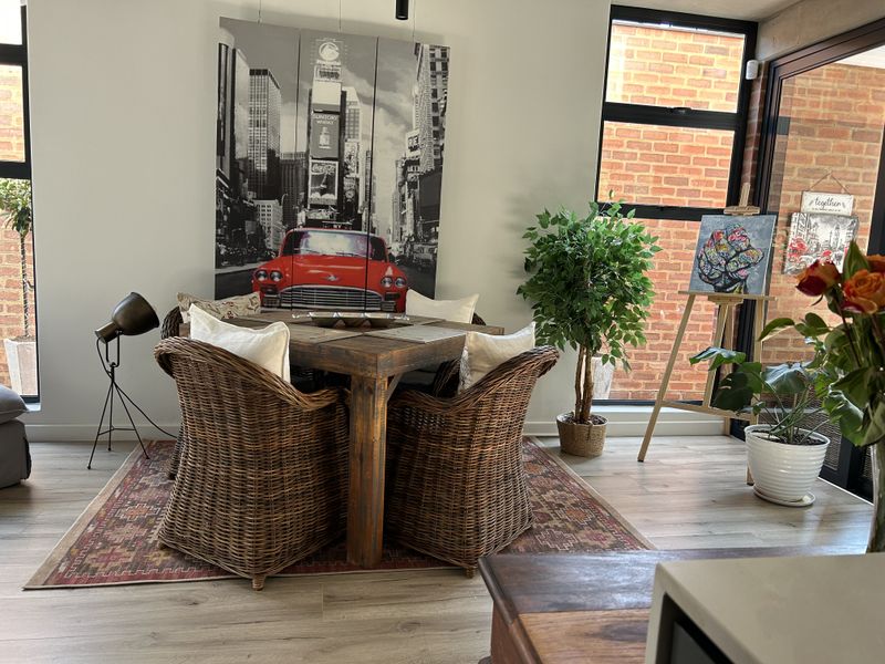 Stunning Full-Title Townhouse in Lynnwood Glen, Pretoria - Photo 5