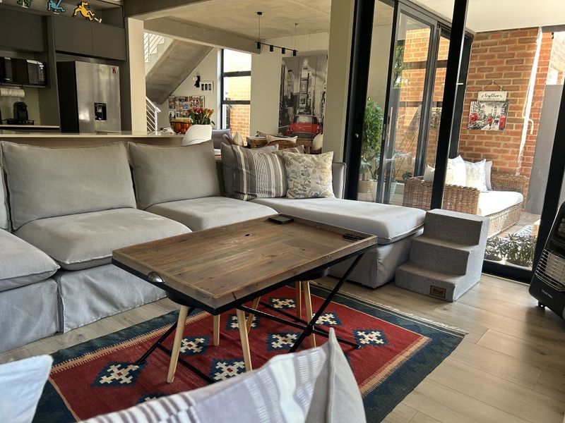 Stunning Full-Title Townhouse in Lynnwood Glen, Pretoria - Photo 3