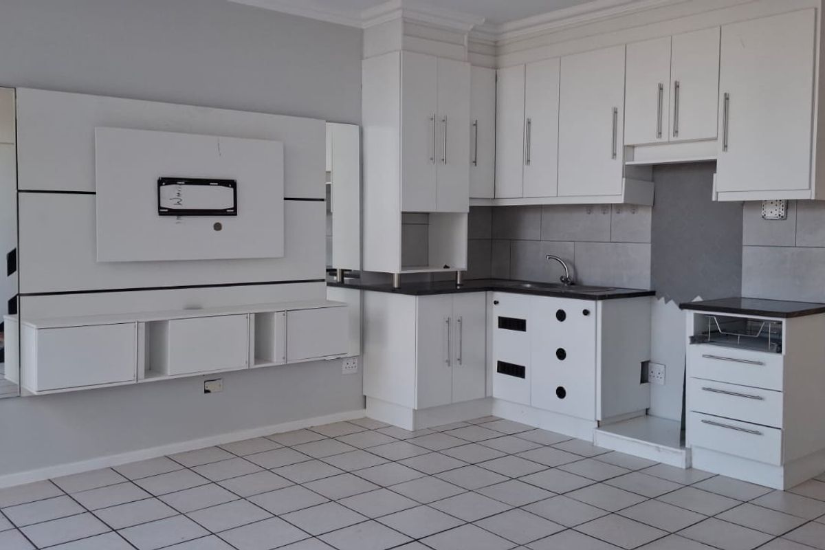 3 Bedroom Flat situated in Southernwood East London - Photo 4