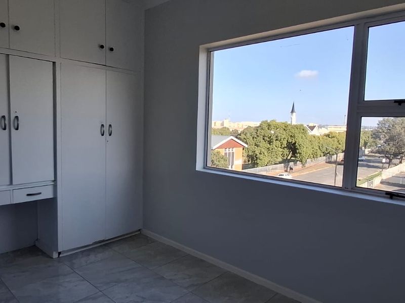 3 Bedroom Flat situated in Southernwood East London - Photo 10