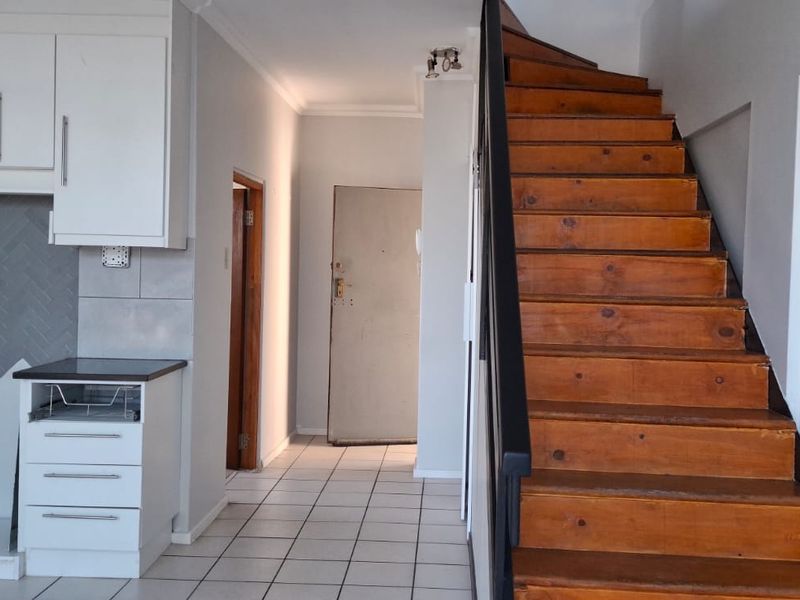 3 Bedroom Flat situated in Southernwood East London - Photo 6