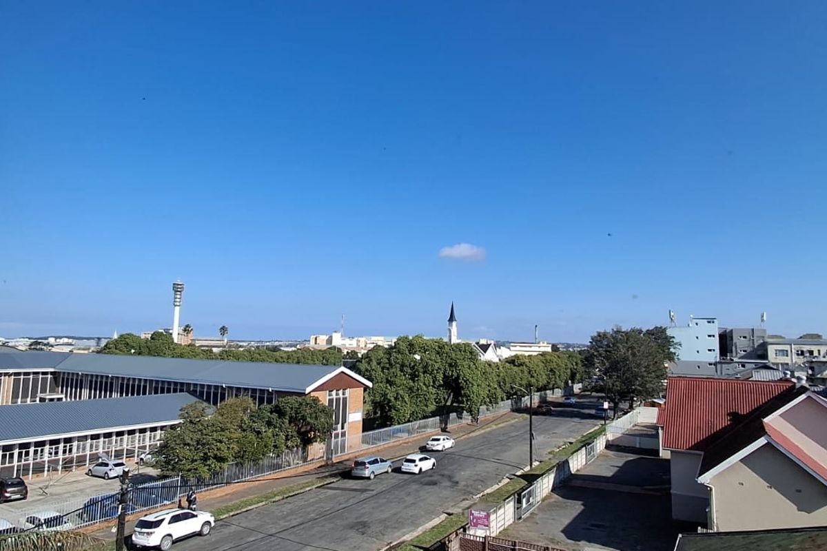 3 Bedroom Flat situated in Southernwood East London - Photo 2