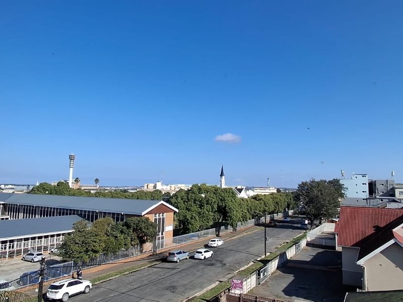 3 Bedroom Flat situated in Southernwood East London - Photo 2