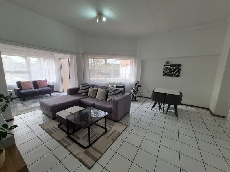 Horizon Views, Unmatched Apartment Space. - Photo 2