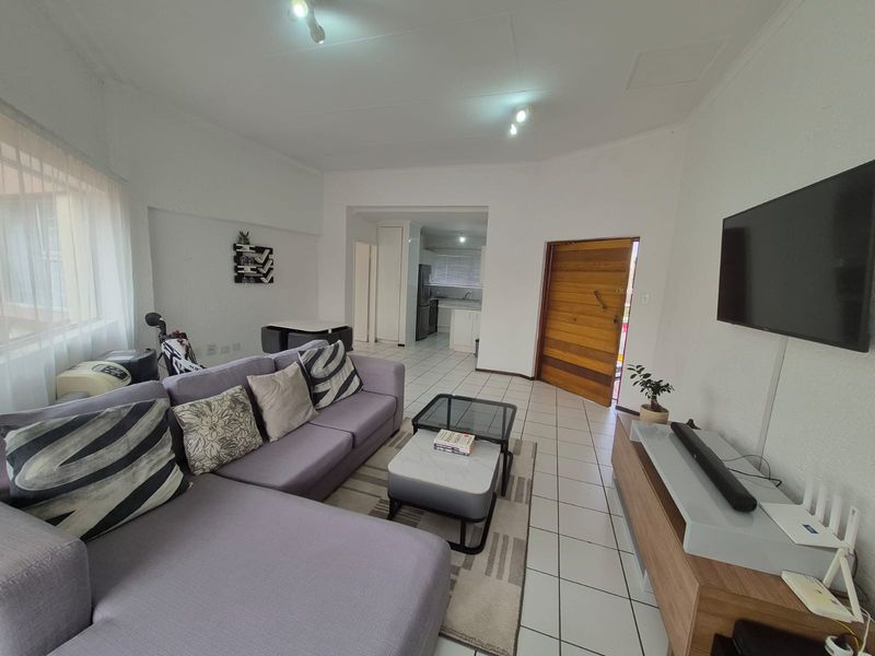 Horizon Views, Unmatched Apartment Space. - Photo 4