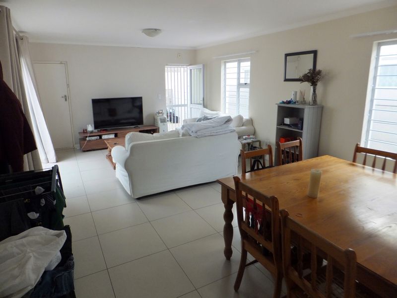 Freehold Home in the Heart of Sunningdale - Photo 3