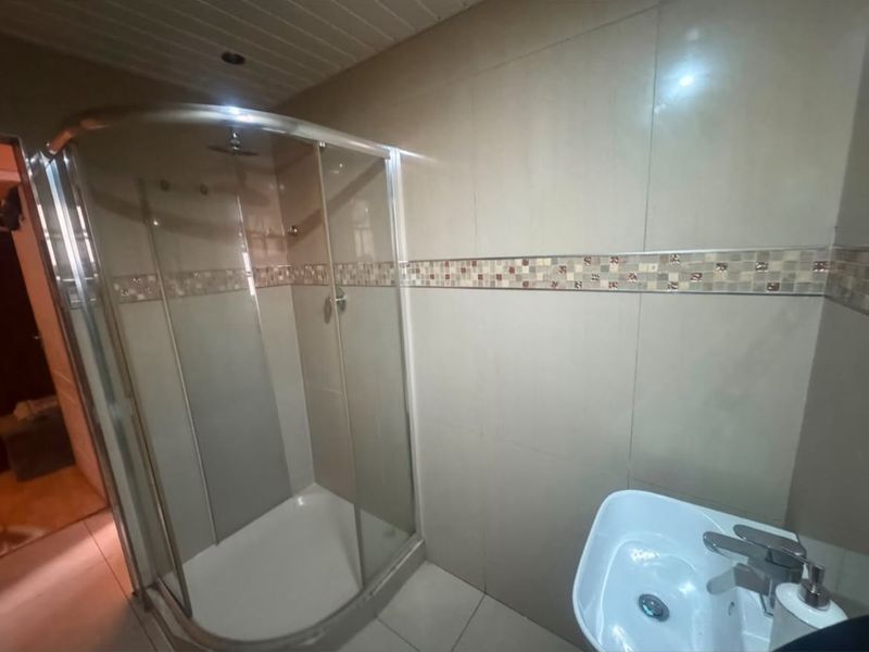 3-Bedroom Semi-Detached Starter Home with Huge Potential - Photo 8