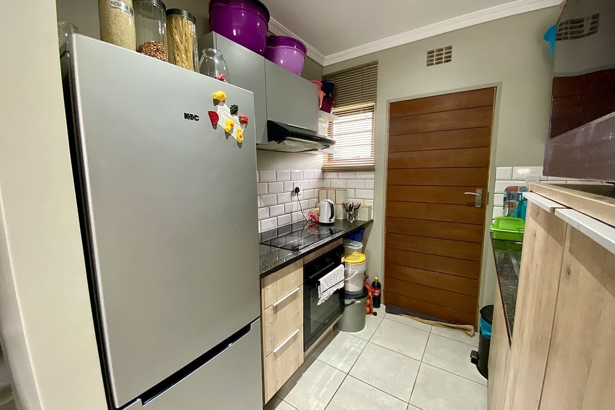 Modern 3-Bedroom Family Home in Secure Capital View Estate, Lotus Gardens - Photo 3