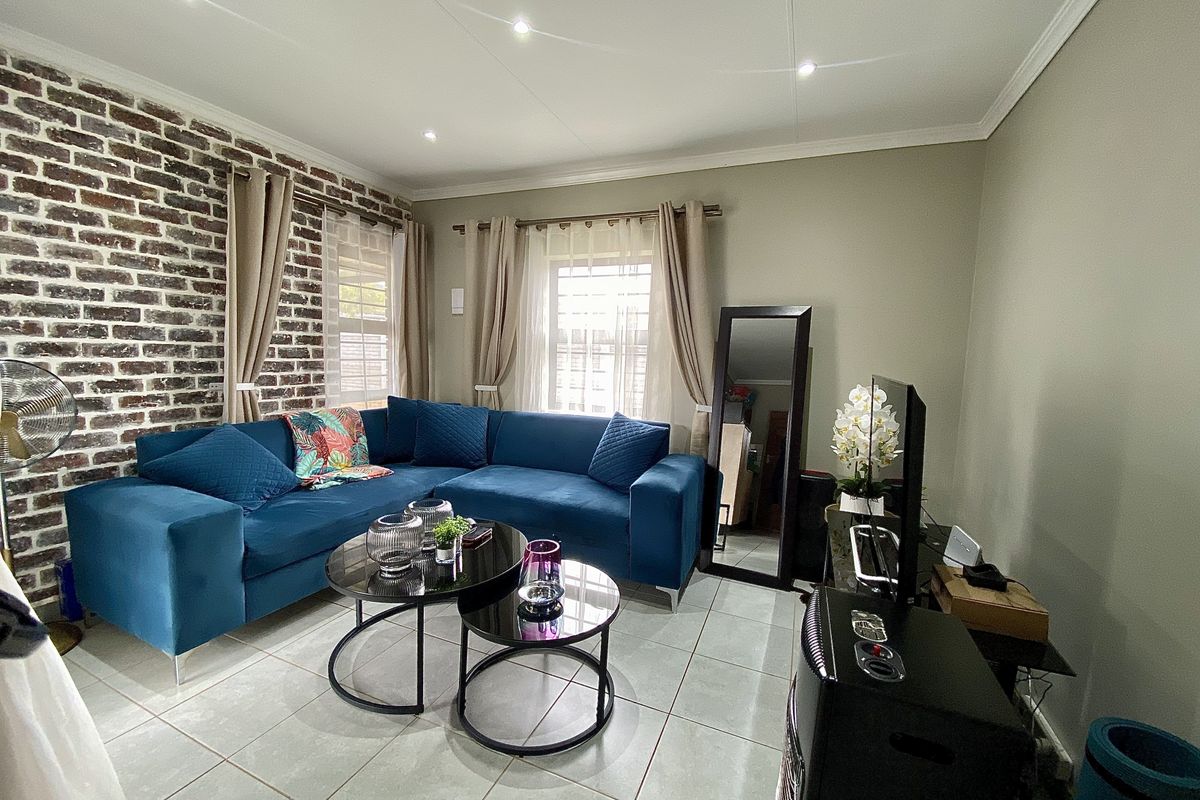 Modern 3-Bedroom Family Home in Secure Capital View Estate, Lotus Gardens - Photo 2