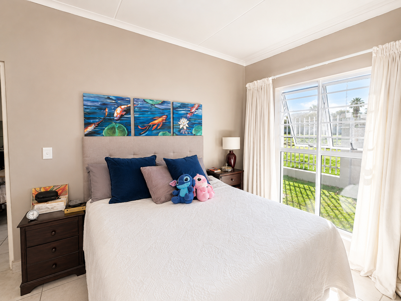 Charming Ground-Floor Apartment in a Prime Location! - Photo 7