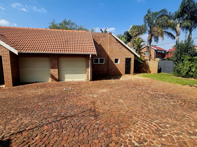 3 Bedroom House for Sale in Erasmuskloof - Photo 1