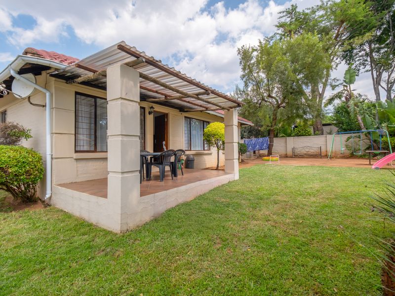 Modern 2-Bed, 2-Bath Unit for Rental in Chestnut Grove, North Riding  (Available for Sale R1300 000) - Photo 1