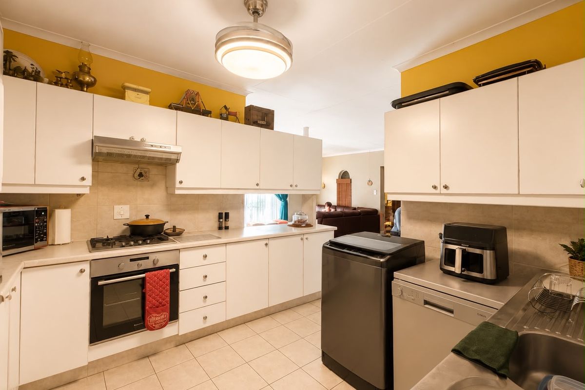 Value-Packed Family Home!! - Photo 5
