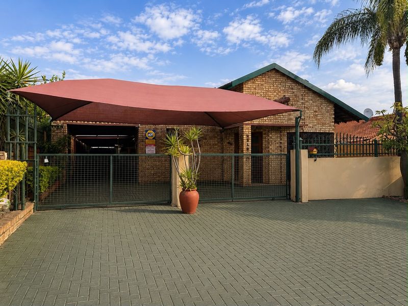 Value-Packed Family Home!! - Photo 1