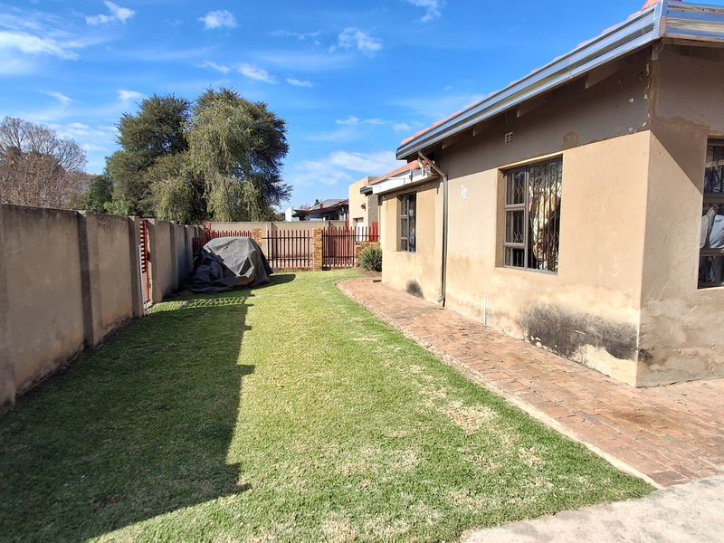 A Spacious 3 Bedroom House to rent in Dunnottar - Photo 10