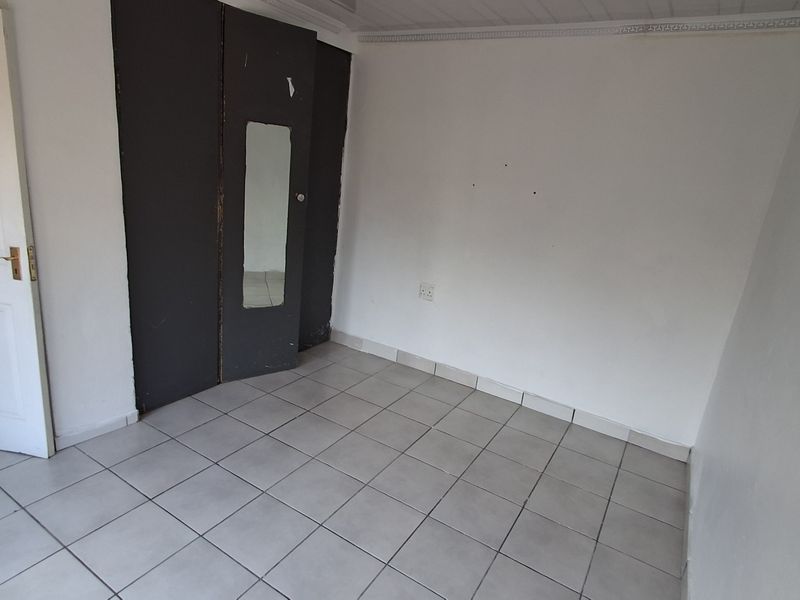 1-Bedroom Flat to Rent in Dunnottar - Photo 3