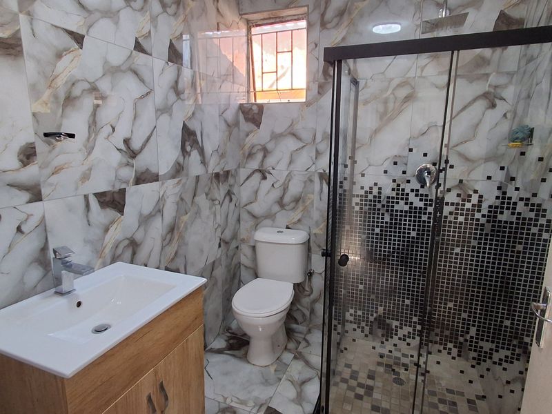 1-Bedroom Flat to Rent in Dunnottar - Photo 4
