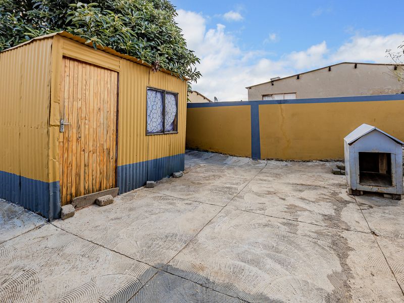 Charming 1-bedroom House in Mohlakeng, Perfect For First-Time Buyers or Investors! - Photo 4