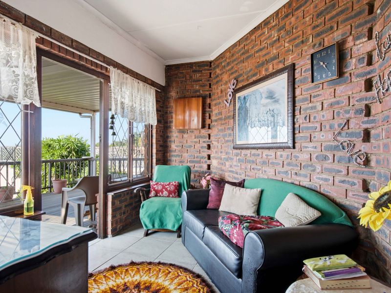 A Home That Grows With Your Family - Sea Views, Pool & Cottage - Photo 8
