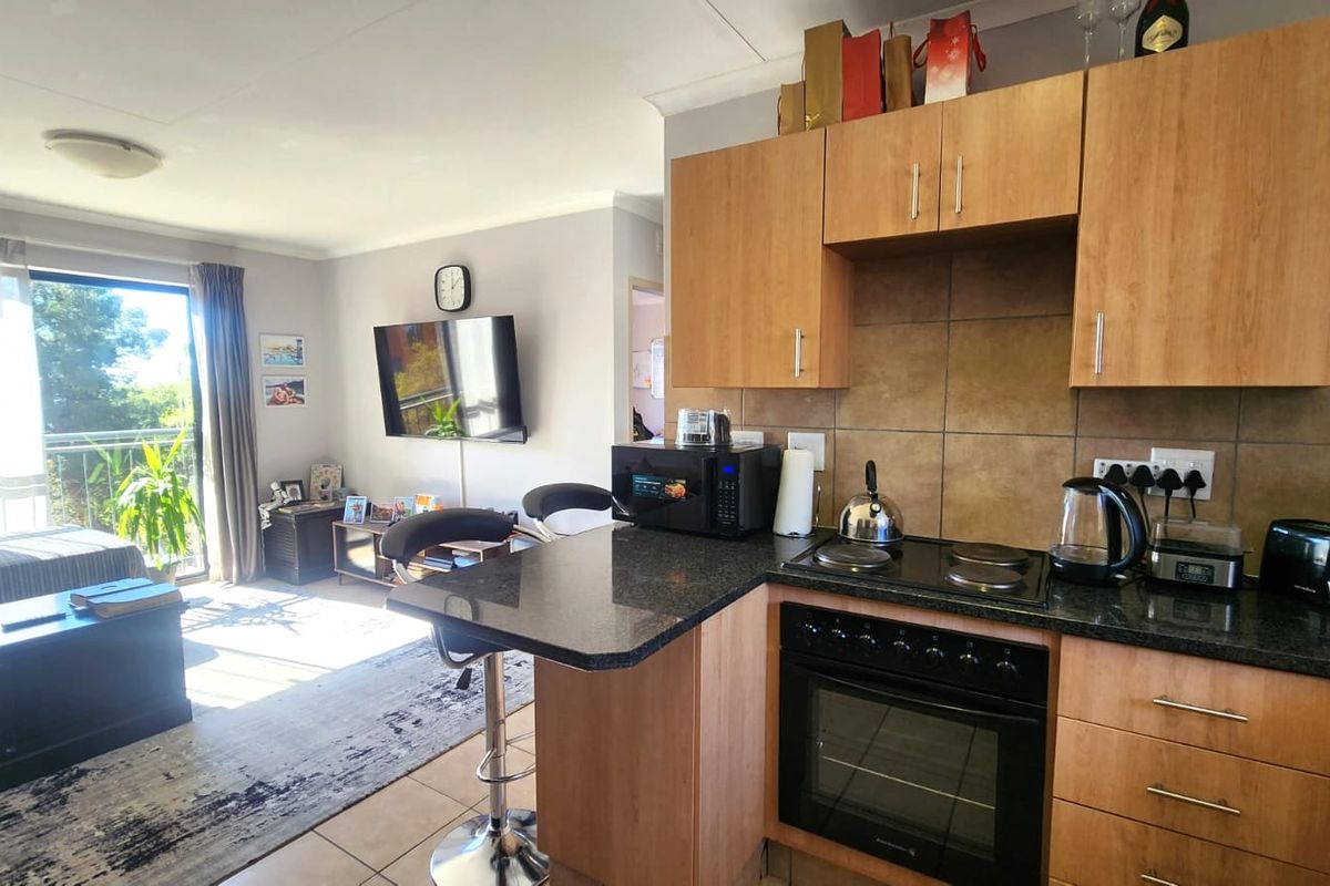 Top-Floor Corner Unit with Stunning Views! - Photo 2