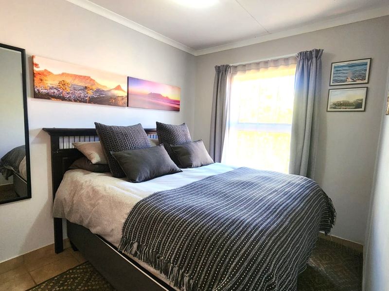 Top-Floor Corner Unit with Stunning Views! - Photo 9