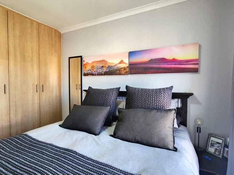 Top-Floor Corner Unit with Stunning Views! - Photo 8