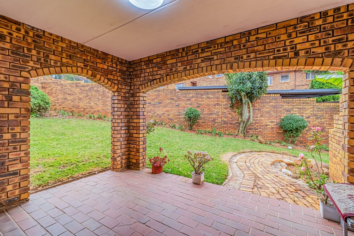 Ground Floor Garden Retreat with Stunning Mountain Views - Photo 5