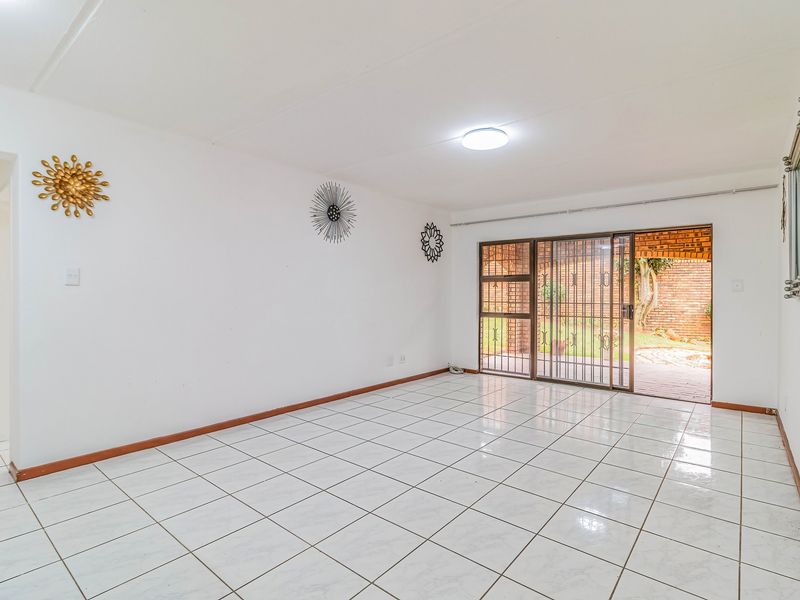 Ground Floor Garden Retreat with Stunning Mountain Views - Photo 6