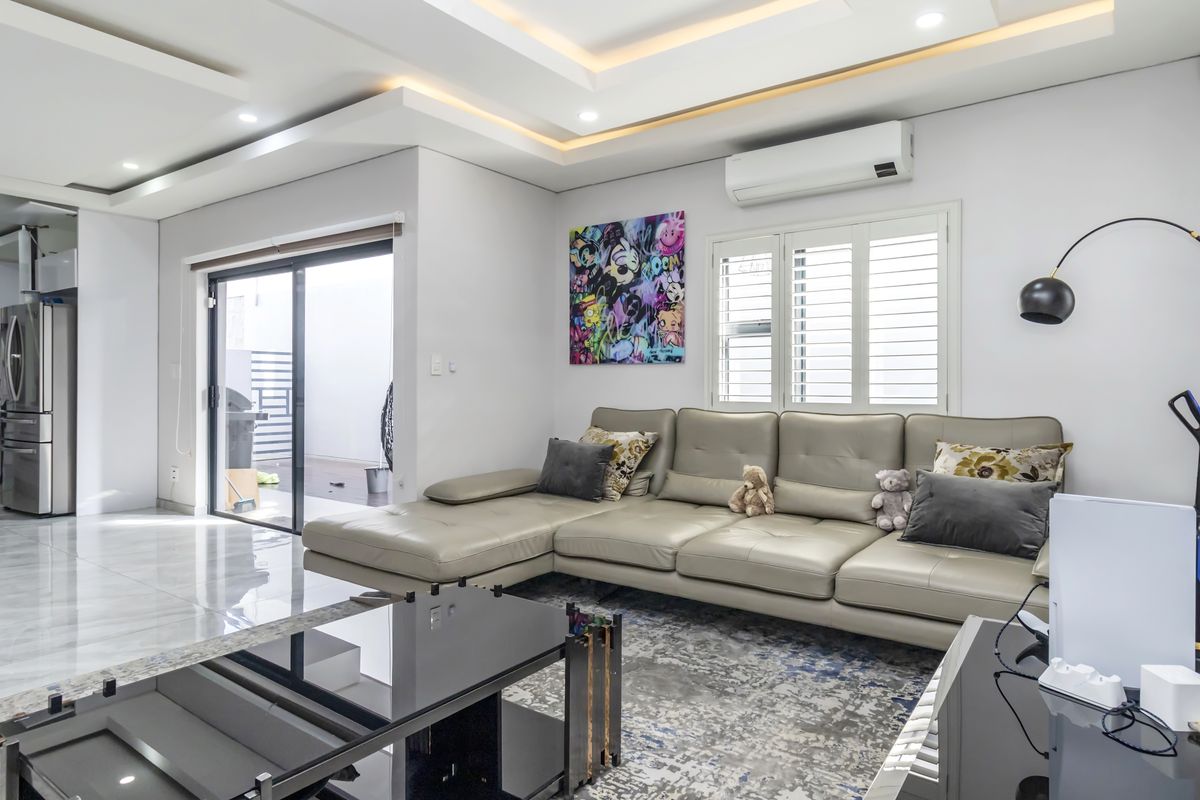 3 Bedroom Townhouse Perfect For a Family In Bryanston - Photo 5