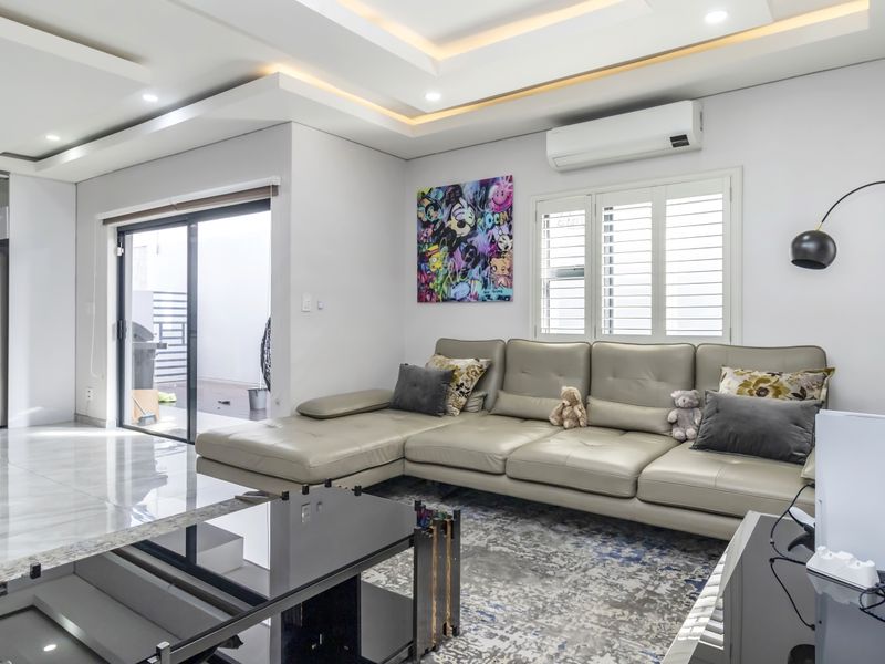 3 Bedroom Townhouse Perfect For a Family In Bryanston - Photo 5