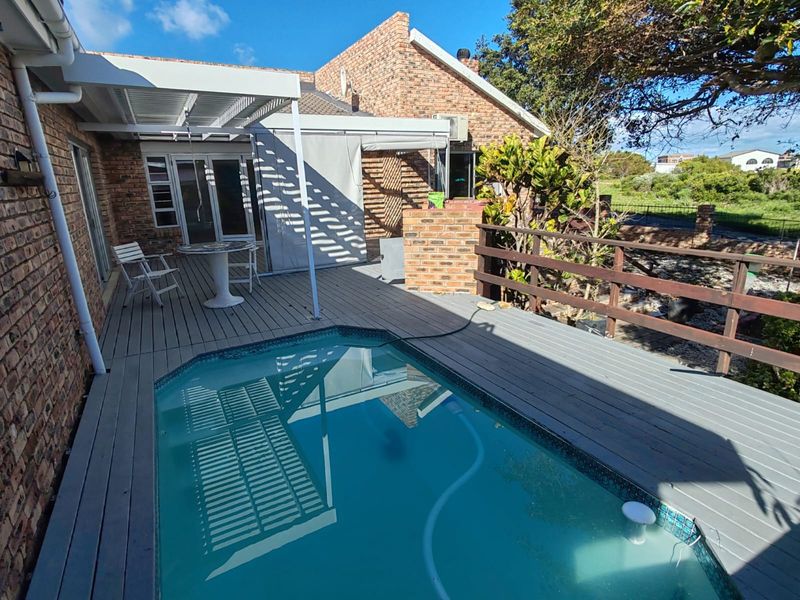House For Sale In Gansbaai - Photo 1