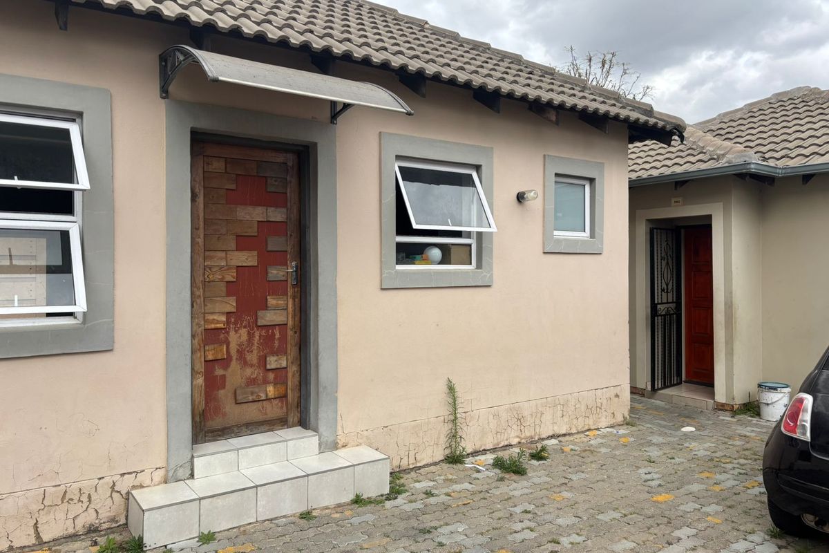 Freehold For Sale In Midrand - Photo 2