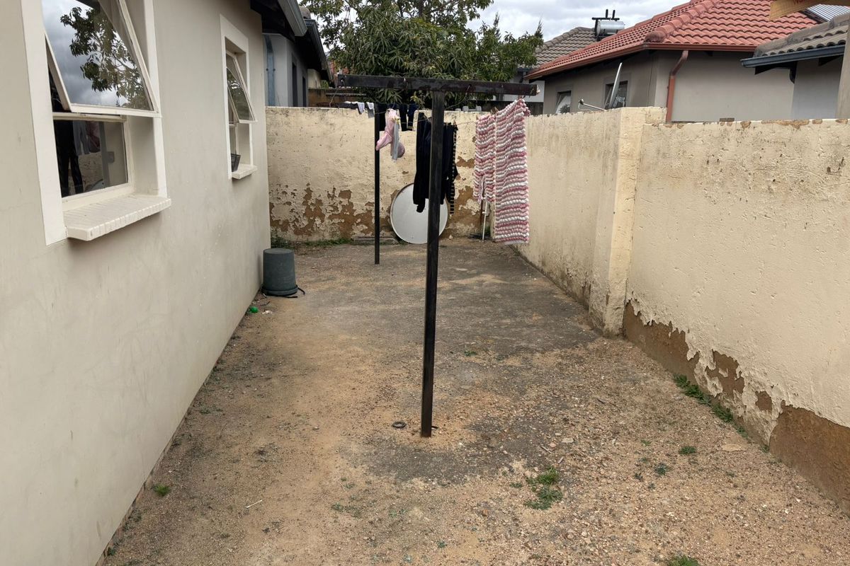 Freehold For Sale In Midrand - Photo 4