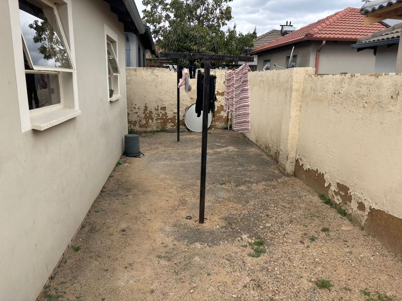 Freehold For Sale In Midrand - Photo 4