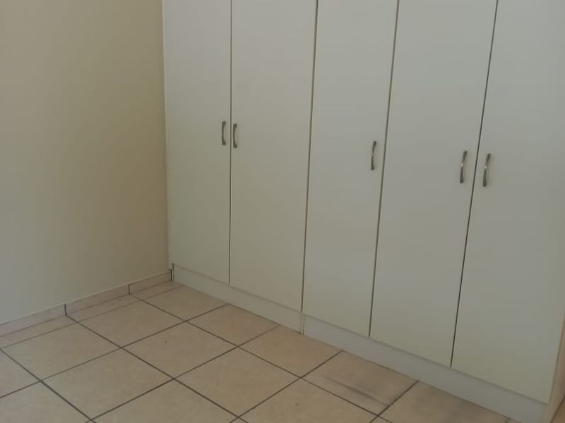 Beautiful Two Bedroom Cottage in Westville North - Photo 10